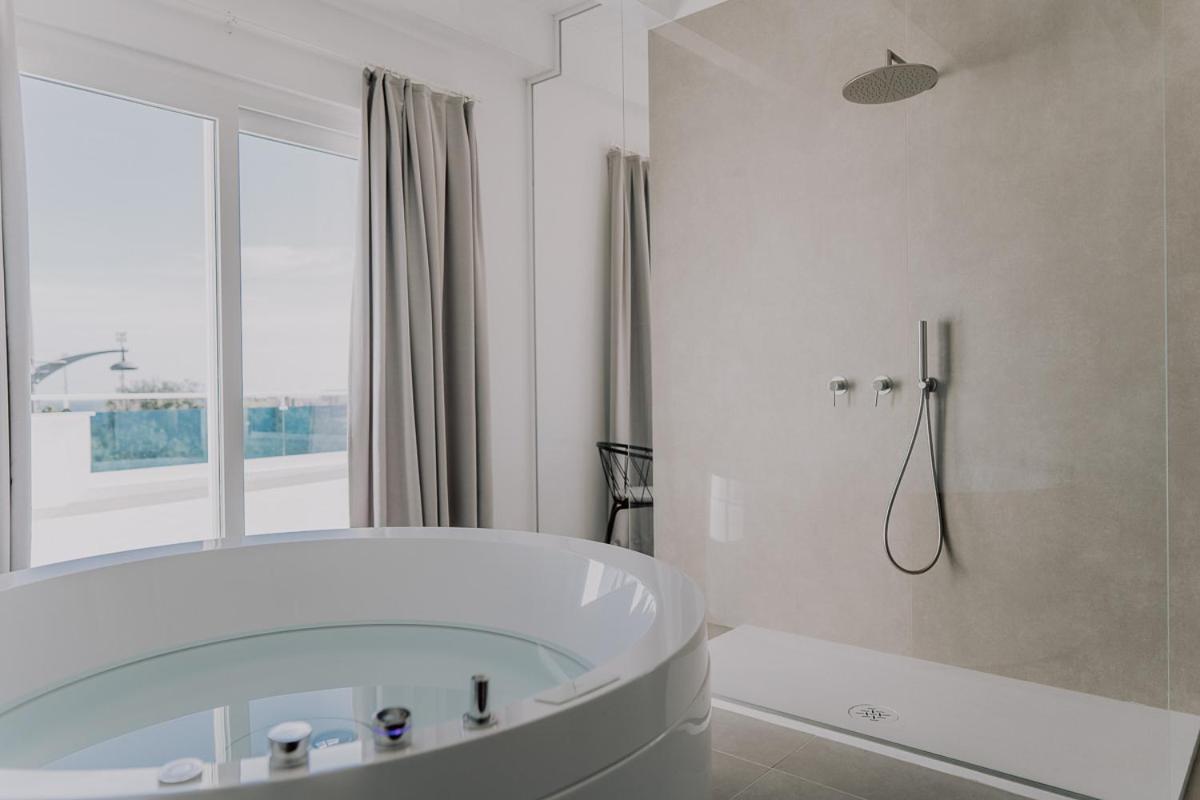 Suite Donna Edwige By Monholiday Monopoli Bagian luar foto